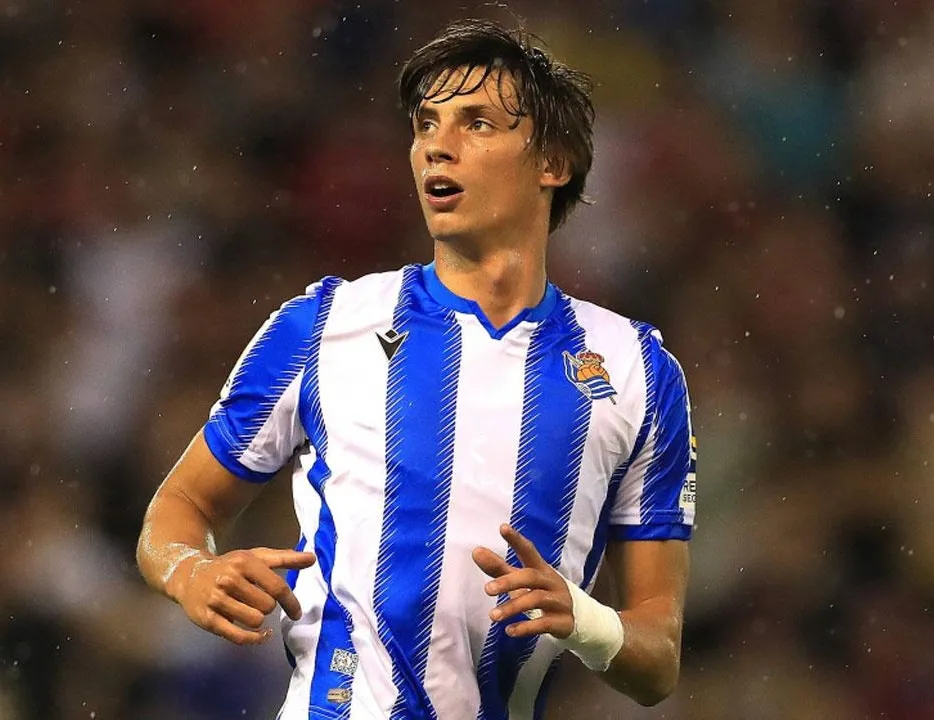 Normand imzayı attı