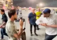 2022 Dünya Kupasında efsane futbolcu Samuel Etodan skandal hareket! YouTuberın yüzünü tekmeledi