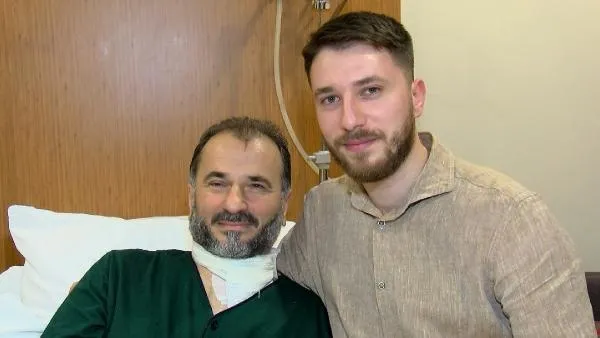 bicaklanan-imam-galip-usta-ogrencilerim-canlarini-siper-ettiler-1704991695645.jpeg Fatih Camii'nde bıçaklanan imam Galip Usta saldırı anlarını anlattı: Öğrencilerim canlarını siper ettiler-4