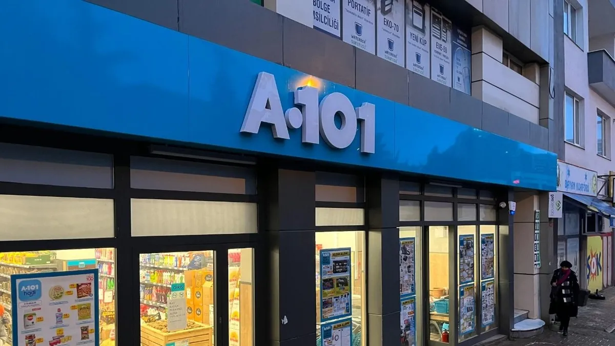 İNDİRİMLİ 14-19 Nisan 2024 kataloğu! A101’de rengarenk terlik çeşitleri yerini aldı! Beyaz Peynir 700 gr 99 TL, 1 kg kanat 139 TL...
