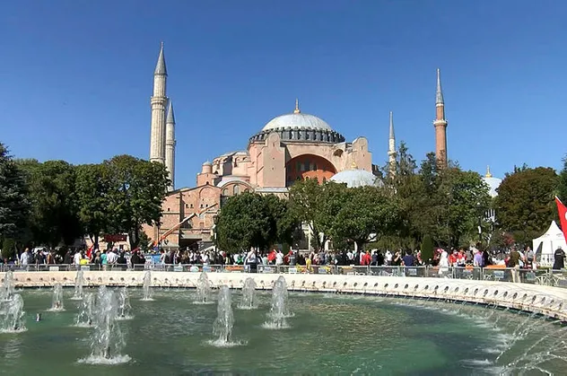 CHP'li vekilden skandal Ayasofya paylaşımı!