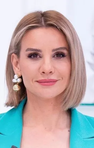 Esra Erol son bölüm izle 10 Aralık 2020! 43 yıl sonra biri gelinlik diğeri ise damatlık giydi! Kadriye-Celal çiftinin o anları...