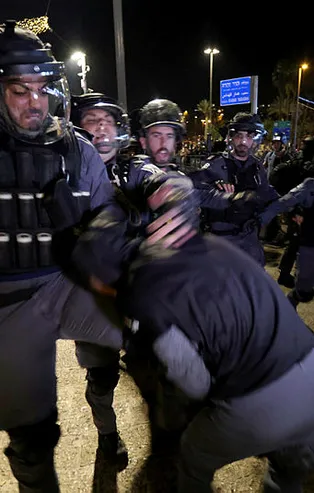 Bu kadar da olmaz! Dünya basını katil İsrail'in safını seçip Filistinlileri suçladı!