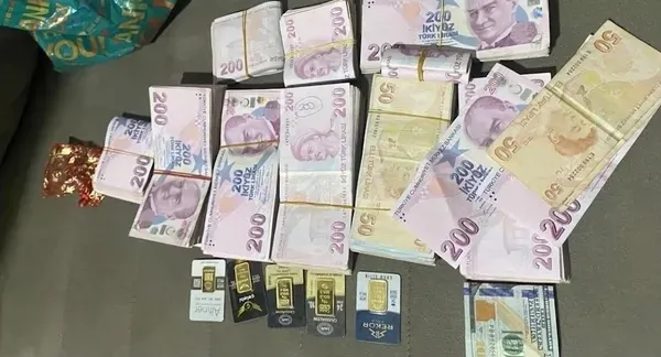 istanbulda-deasin-finans-agina-operasyon-para-transferleri-incelendi-9-supheli-gozaltinda-1788850860845.jpeg İstanbul'da DEAŞ'a finansman operasyonu! MASAK hesap hareketleri mercek altında: 9 şüpheli gözaltında-2