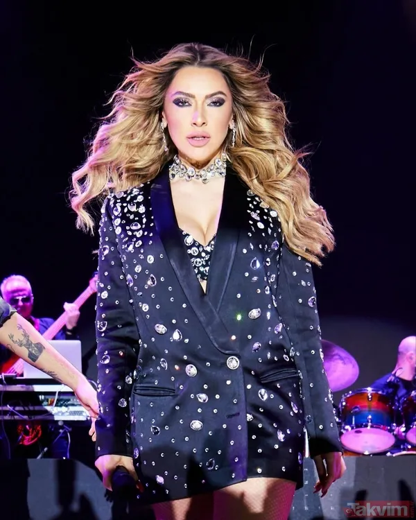 O görüntüler yeni aşkı ifşa etti! Hadise 10 yaş küçük sevgilisiyle sarmaş dolaş yakalandı! Bakın kiminle aşk yaşıyor... - 18