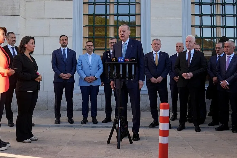 baskan-erdogandan-bayram-namazi-sonrasi-islam-dunyasina-cagri-netanyahu-denen-zalim-gereken-dersi-alacak-1779862071622.jpeg Başkan Erdoğan'dan bayram namazı sonrası İslam dünyasına çağrı: Netanyahu denen zalim gereken dersi alacak-5