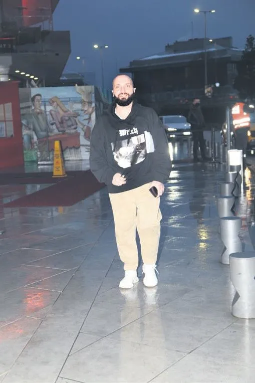 Gizem Karaca önceki gün gittiği bir at çiftliğinde renkli görüntüler sergiledi-4