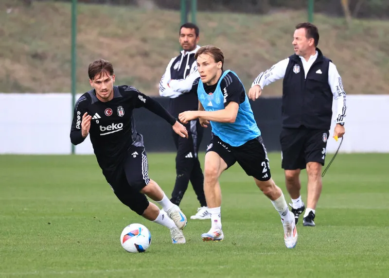 Beşiktaş Kasımpaşa karşısında! van Bronckhorst 11'i belirledi - 3