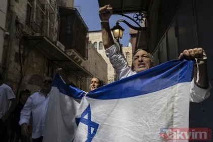 Siyonist işgalcilerden İsrail polisi eşliğinde Mescid-i Aksa’ya alçak baskın