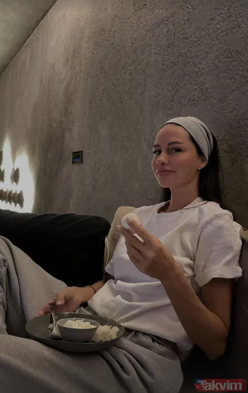 Yasemin Özilhan'in 3 beyazlı akşam yemeği sosyal medyanın diline düştü "Böyle yan yana da görünce ne bileyim..." - 8