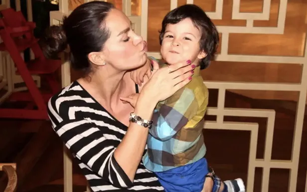 Ebru Şallı oğlu Pars'ın babası kimdir? Ebru Şallı evlilikleri kaç kere evlendi? Lenfoma hastalığı nedir?-5