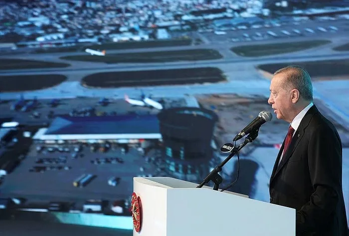 Başkan Erdoğan'dan Türkiye'nin en büyük ikinci pistinin açılışında önemli açıklamalar-3