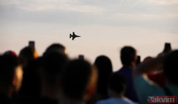 SoloTürk Antalya'da 29 Ekim için uçtu! Muhteşem görüntüler - 7