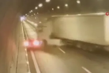 ▶️ Aydın-İzmir otobandaki feci kaza kamerada!