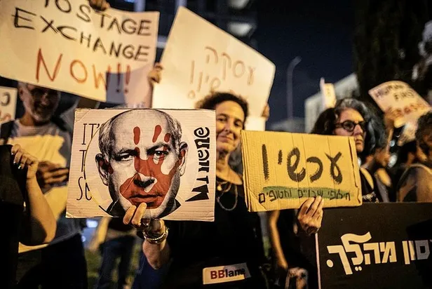 londranin-kalbinde-gazze-icin-milyon-yuruyusu-katil-netanyahu-destekcilerinden-gostericilere-tehdit-bekleyeceg-1699730417135.jpeg Londra’nın kalbinde Gazze için “Milyon Yürüyüşü”! Katil Netanyahu destekçilerinden göstericilere tehdit: Bekleyeceğiz-7