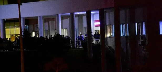 Bakan Akar İdlib’de yaralanan askerleri ziyaret etti