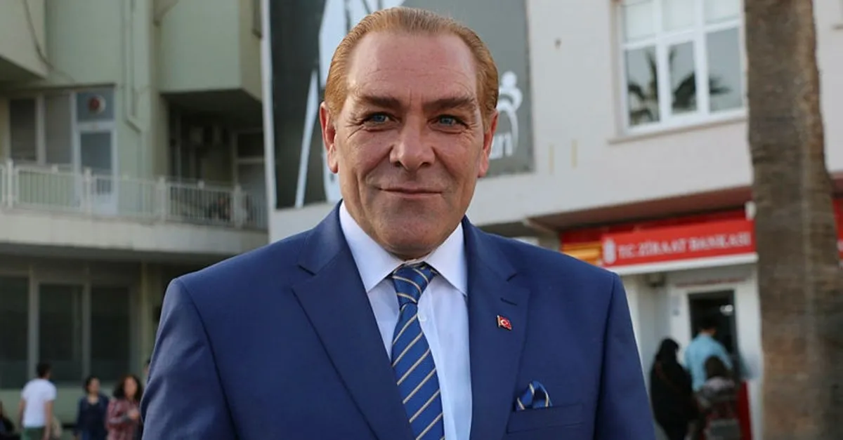ataturk e benzerligini kullanan goksel