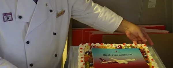 yuksekten-ucan-filenin-sultanlarina-thyden-ozel-hediyeler-1695657906894.jpeg Yüksekten uçan Filenin Sultanları'na THY'den özel hediyeler: Yurda döndüler!-6