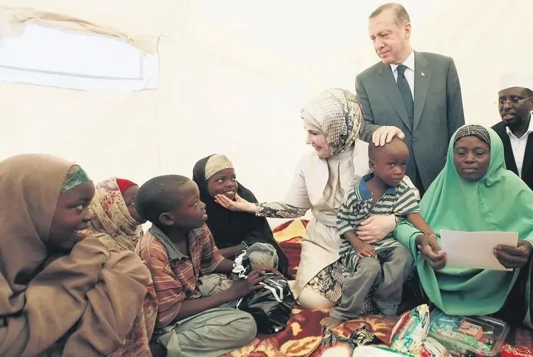 somalide-merhametin-turkuvaz-tonu-kitlikta-yardim-eli-kalkinmada-is-birligi-berat-albayrakin-temelini-attigi-f-1775974908174.jpeg Somali'de merhametin "Turkuvaz" tonu! Kıtlıkta yardım eli kalkınmada iş birliği: Berat Albayrak'ın temelini attığı filo petrol arıyor-3