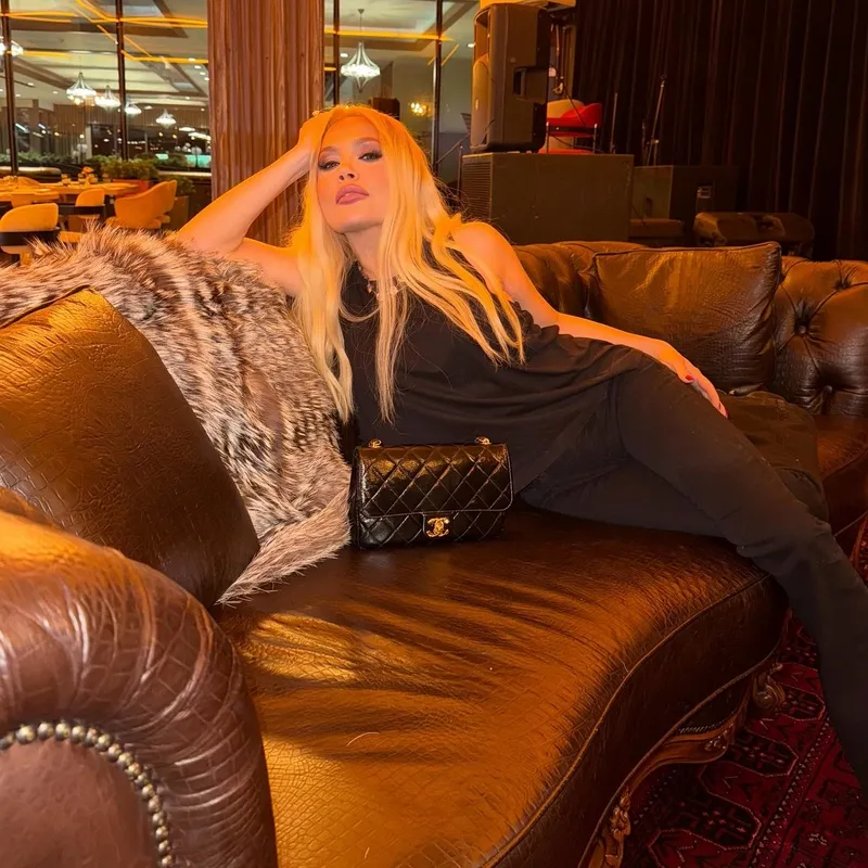 lerzan-mutlunun-makyajsiz-hali-gundem-oldu-1774945368453.jpg Lerzan Mutlu’nun makyajsız hali gündem oldu-3