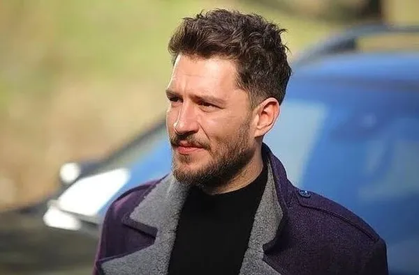 Berrak Tüzünataç'ın yeni sevgilisi Uraz Kaygılaroğlu'dan Ali Yörenç'e dost kazığı-8