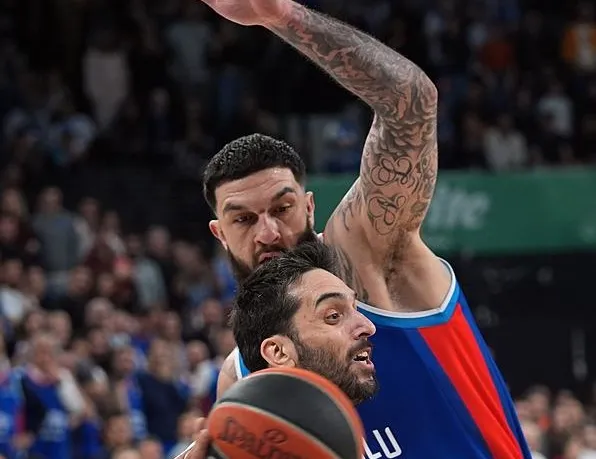 Efes’ten müthiş zafer!