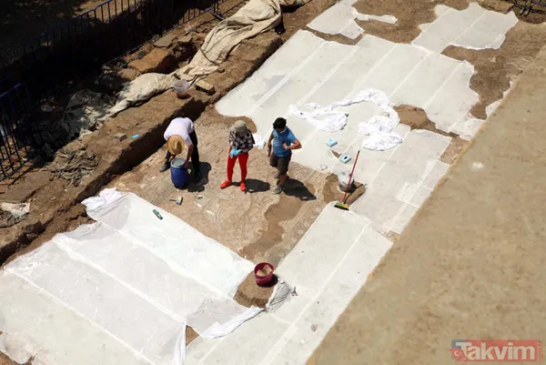 Kaçak kazıda bulunan mozaikler 98 parçaya bölünerek Zeugma Mozaik Müzesi'ne taşınıyor - 1