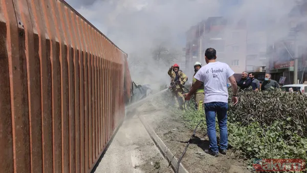 Bursa'da feci kaza: TIR'ın üzerine devrildiği otomobil yandı! Ölü ve yaralılar var... - 30