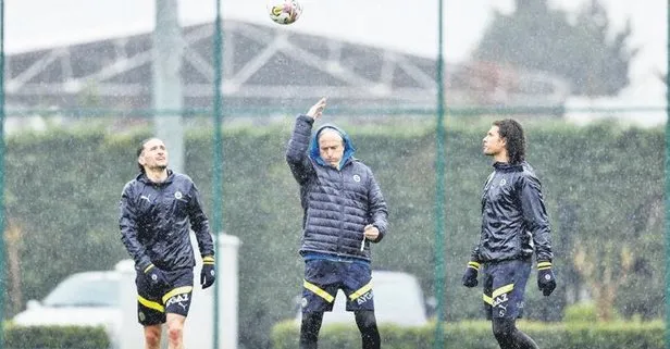 Fener derbi için start verdi