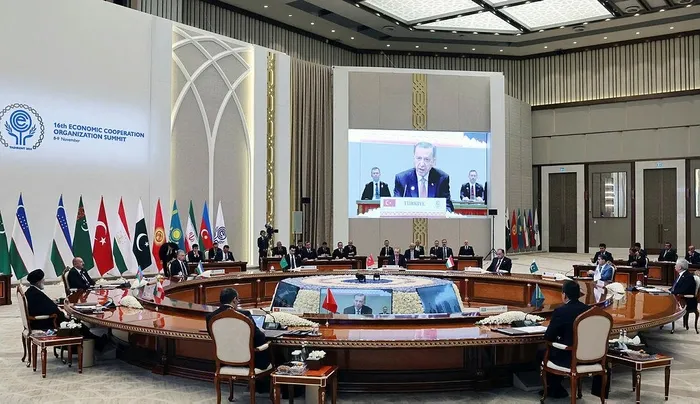 Başkan Erdoğan'dan Ekonomik İşbirliği Teşkilatı Zirvesi'nde İslam alemine Gazze çağrısı: Müslümanlar olarak birliğimiz güçlendirmeliyiz-4