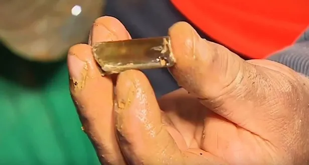 elmas-altin-gumus-bile-yaninda-sonuk-kaliyor-onu-bulanin-hayati-degisiyor-1695376266818.jpg Elmas altın gümüş bile yanında sönük kalıyor: Yer altındaki gizli hazine ortaya çıktı! Onu bulanın hayatı değişiyor-3