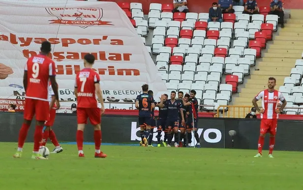 antalyaspor-1-2-medipol-basaksehir-mac-sonucu-1635089653684.jpeg