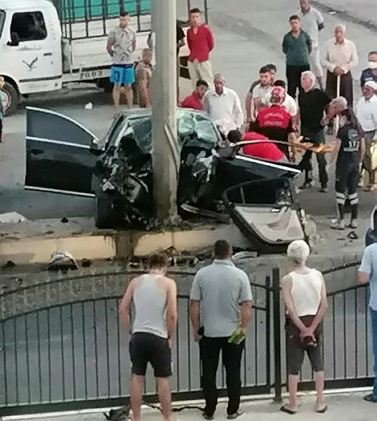 kaza-sonrasi-otomobilde-sikisan-jandarma-astsubay-hastanede-yasamini-yitirdi-1630668302301.jpg Kaza sonrası otomobilde sıkışan jandarma astsubay hastanede yaşamını yitirdi-2