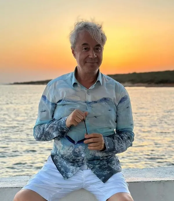 son-dakika-i-gunlerdir-yogun-bakimdaydi-tyatrocu-yazar-ve-sunucu-metin-uca-hayatini-kaybetti-1700176233123.jpeg SON DAKİKA I Metin Uca hayatını kaybetti-6