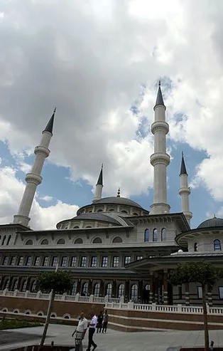 Başkan Erdoğan cuma namazını Beştepe Millet Camisi'nde kıldı