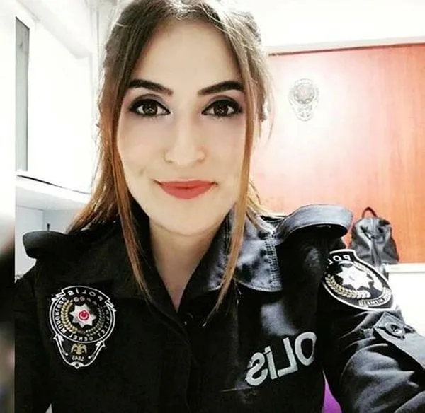 İzmir'de panelvan aracın çarptığı kadın polis ağır yaralandı-1