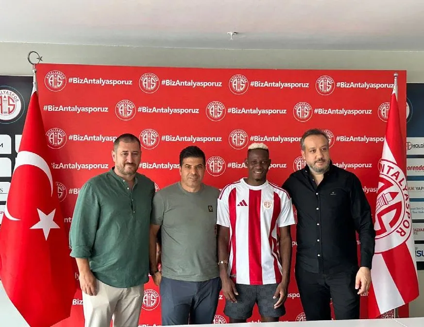 Djenepo Antalyaspor’da