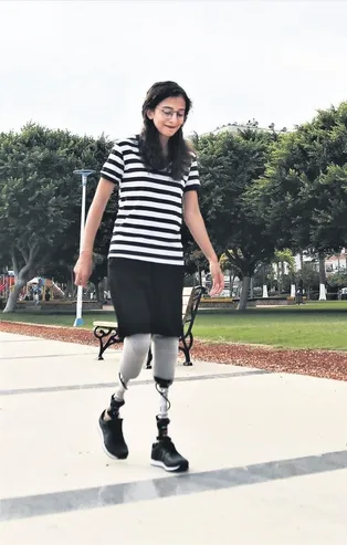 Bedensel engelli Buket Durmuş ilk adım heyecanını 35 yıl sonra yaşadı