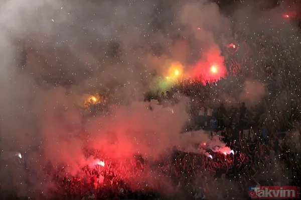 Yeri göğü boyadılar! Trabzonspor tribünleri görsel şölen yaşattı! - 13