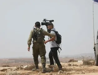 İşgalci İsrail askerleri gazetecileri gözaltına aldı!