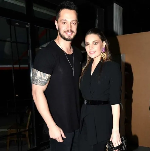 Kerem Tunçeri ifşa mesajlarıyla Aslı Enver'i kaybetti ama yeni aşkını buldu! Kerem Tunçeri'nin yeni sevgilisi de oyuncu...-5