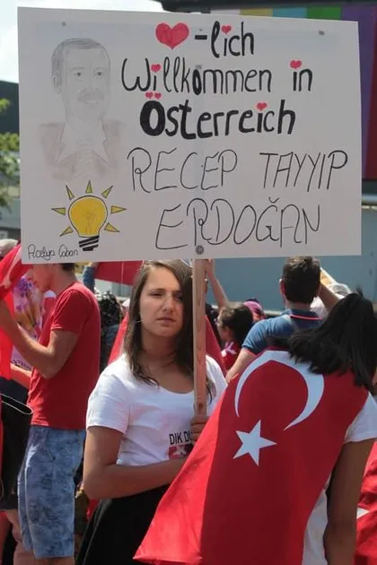Coşkulu kalabalık Erdoğan’ı bekliyor