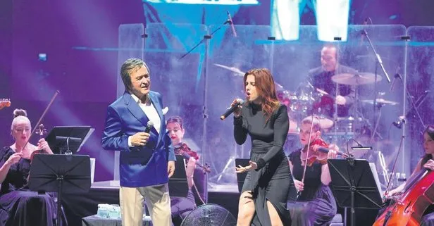 Muhteşem düet: Erol Evgin ile Selin Bir de Bana Soru seslendirdi!