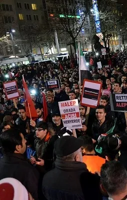 Berlin'de Halep için dayanışma mitingi