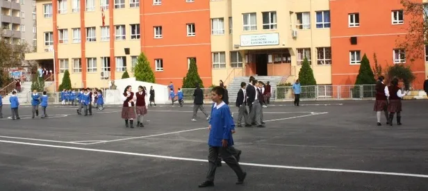 Bakan açıkladı: 17 Nisan'da okullar tatil