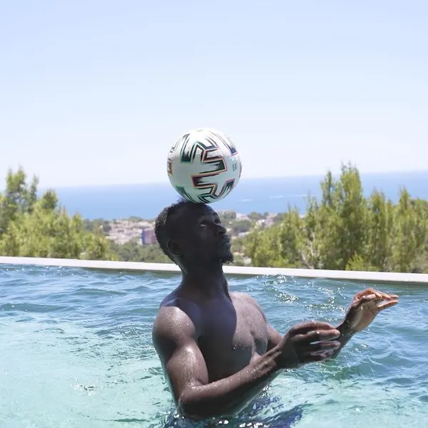 Son dakika: Senegalli yıldız Sadio Mane yardım meleği çıktı!-4