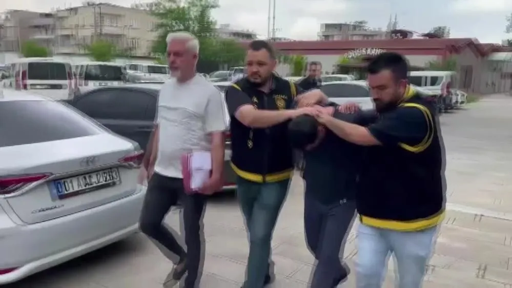 dugunlerden-sonra-atmlere-dadandi-1780383193507.jpeg Düğünlerden sonra ATM'lere dadandı: Adana'da yardım bahanesiyle yaşlıları soyan hırsız kamerada-4