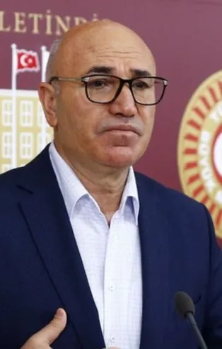 CHP'li provokatör Mahmut Tanal çocukları siyasete karıştırdı! Miniklere dolar sorusu sordurdular