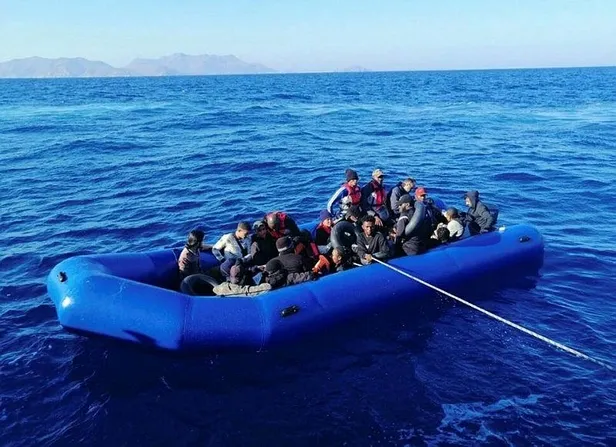 yunanistan-tarafindan-turk-kara-sularina-itilen-114-duzensiz-gocmen-kurtarildi-66-gocmen-de-yakalandi-1663695291235.jpeg Yunanistan tarafından Türk kara sularına itilen 114 düzensiz göçmen kurtarıldı, 66 göçmen de yakalandı-3