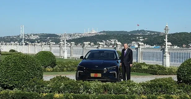 Başkan Erdoğan'dan Togg'un yeni gözdesi T10F'yi test sürüşü